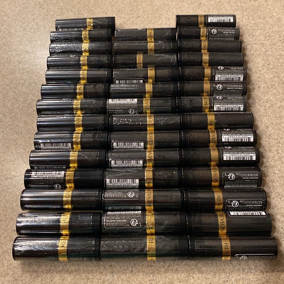 Revlon Super Lustrous Lipstick - Picture 3 of 5